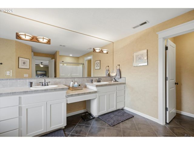 4913 E MASTERS Dr, Newberg, OR 97132