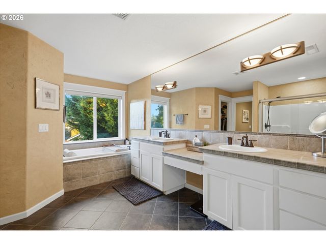 4913 E MASTERS Dr, Newberg, OR 97132
