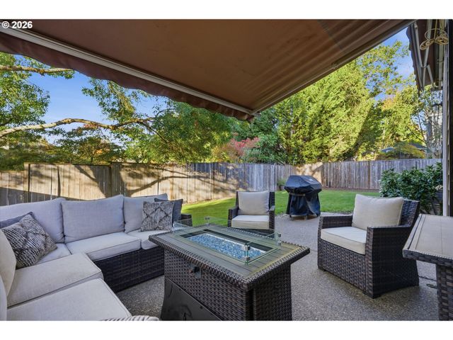 4913 E MASTERS Dr, Newberg, OR 97132