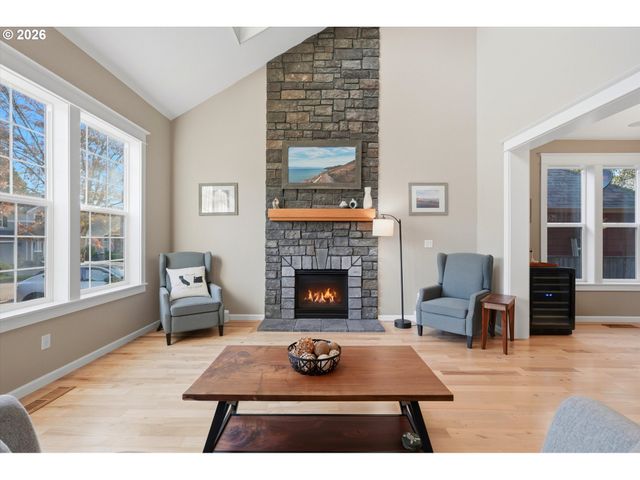 4913 E MASTERS Dr, Newberg, OR 97132