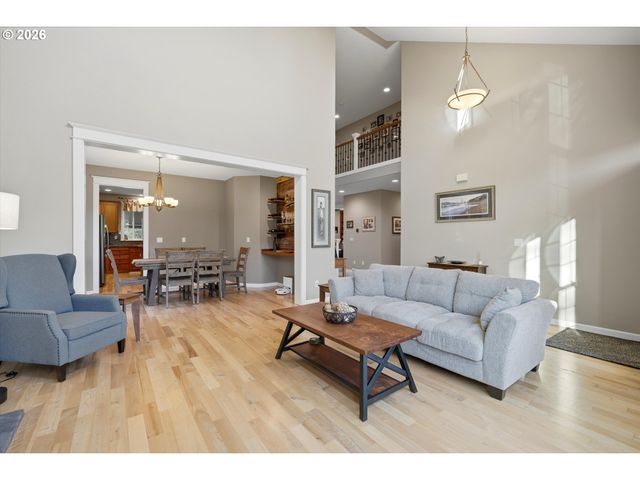 4913 E MASTERS Dr, Newberg, OR 97132