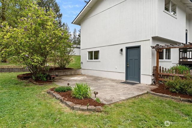 4631 E Grapeview Loop Road, Allyn, WA 98524