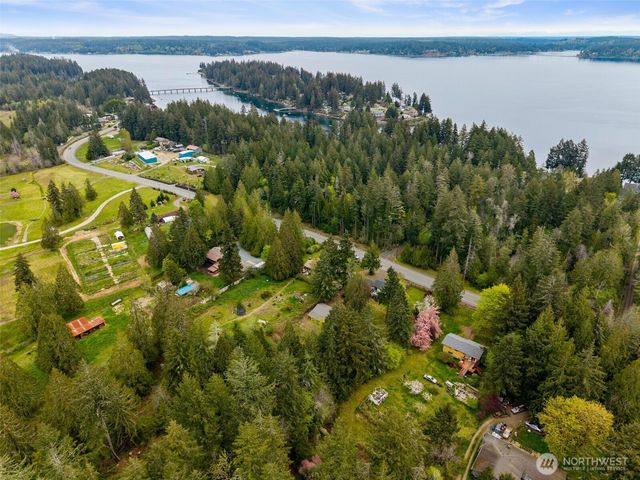 4631 E Grapeview Loop Road, Allyn, WA 98524