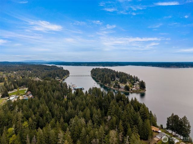 4631 E Grapeview Loop Road, Allyn, WA 98524