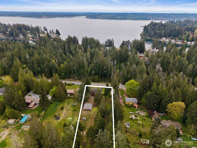 4631 E Grapeview Loop Road, Allyn, WA 98524