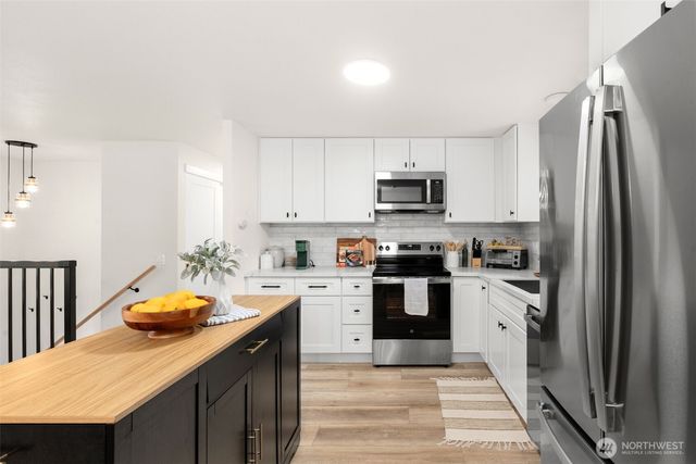 4631 E Grapeview Loop Road, Allyn, WA 98524