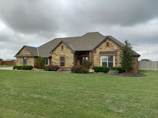 113 SW Elk Creek Loop, Cache, OK 73527