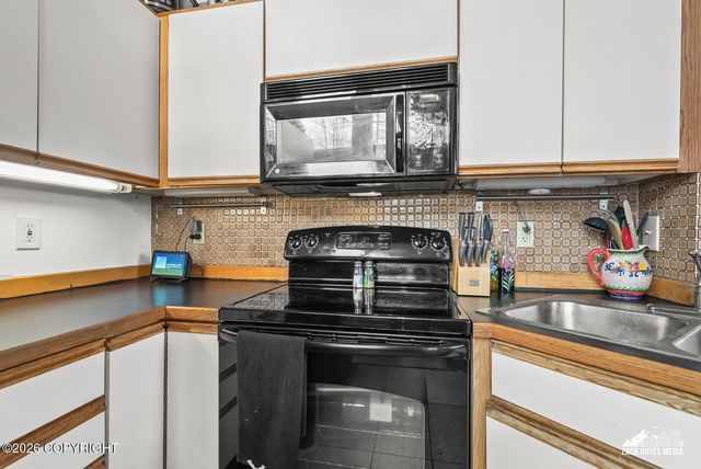 1195 N Lucille Street, Wasilla, AK 99654