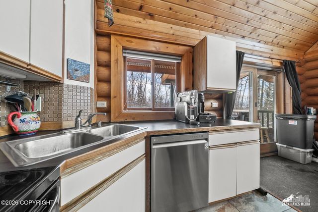 1195 N Lucille Street, Wasilla, AK 99654