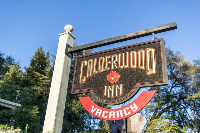 25 W Grant St, Healdsburg, CA 95448