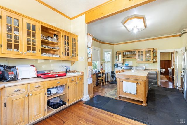 25 W Grant St, Healdsburg, CA 95448