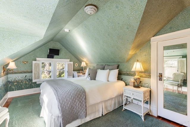 25 W Grant St, Healdsburg, CA 95448