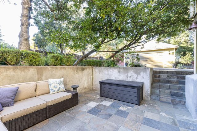 25 W Grant St, Healdsburg, CA 95448