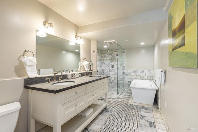 25 W Grant St, Healdsburg, CA 95448