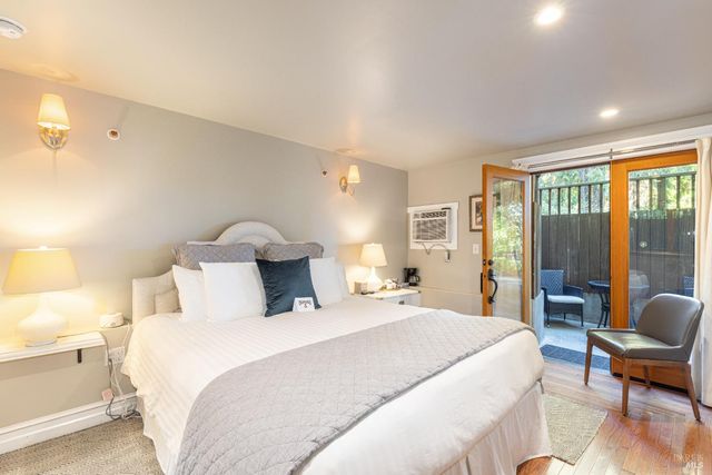 25 W Grant St, Healdsburg, CA 95448