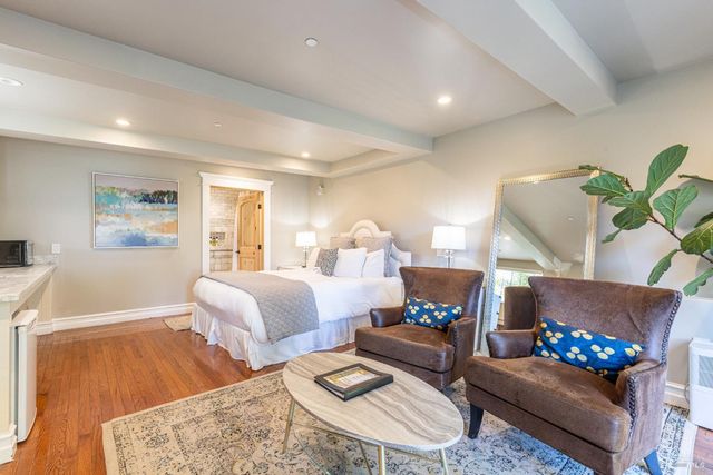 25 W Grant St, Healdsburg, CA 95448