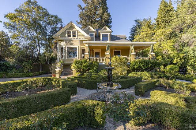 25 W Grant St, Healdsburg, CA 95448
