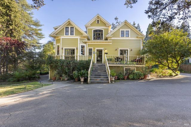 25 W Grant St, Healdsburg, CA 95448