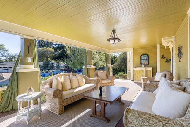 25 W Grant St, Healdsburg, CA 95448