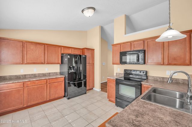 108 Beaver Creek Court, Jacksonville, NC 28540