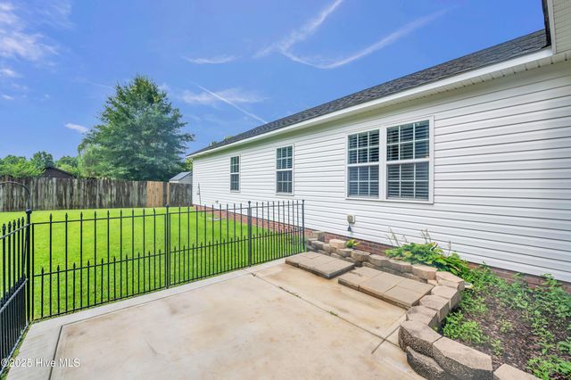 108 Beaver Creek Court, Jacksonville, NC 28540