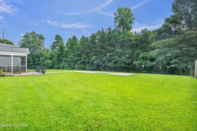 108 Beaver Creek Court, Jacksonville, NC 28540