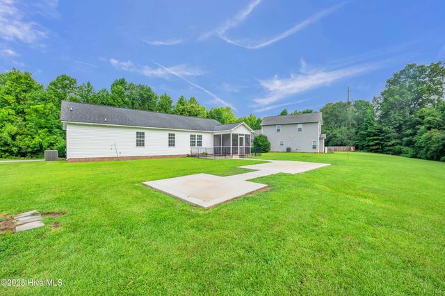 108 Beaver Creek Court, Jacksonville, NC 28540