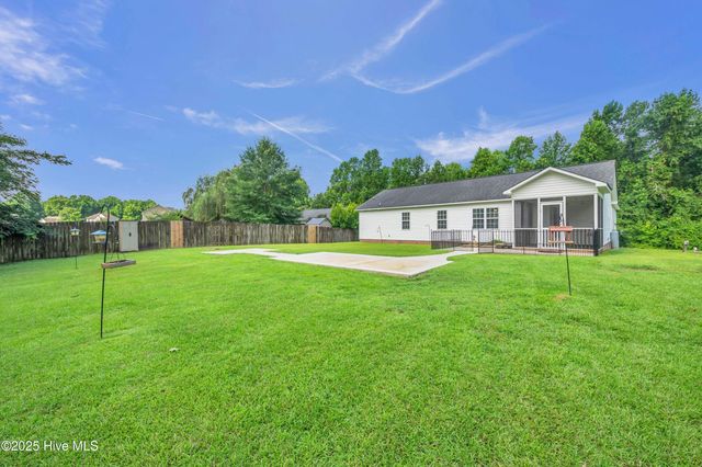 108 Beaver Creek Court, Jacksonville, NC 28540