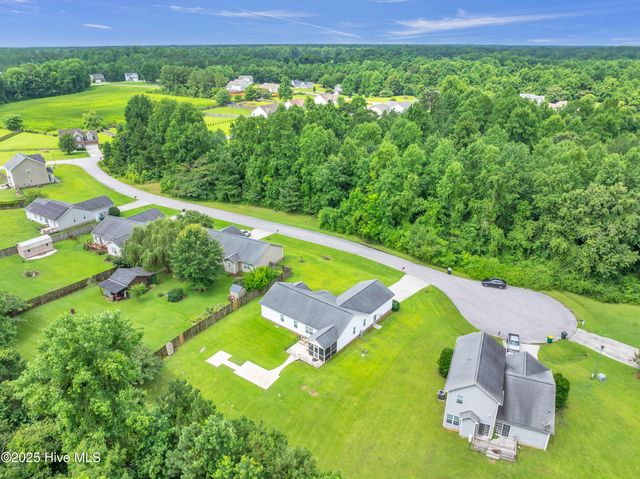 108 Beaver Creek Court, Jacksonville, NC 28540