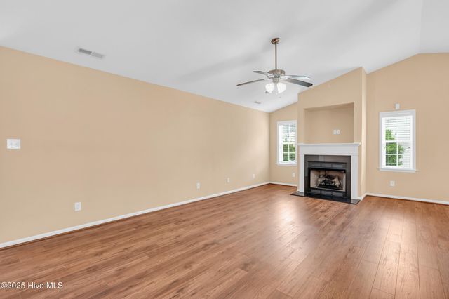 108 Beaver Creek Court, Jacksonville, NC 28540