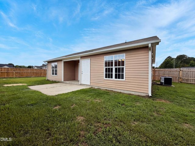 102 Reebe Circle, Selma, NC 27576