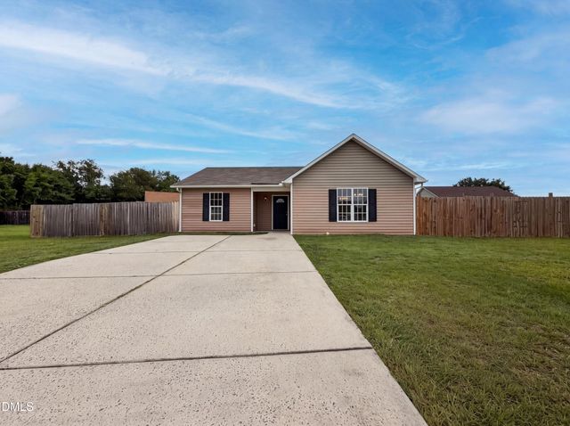 102 Reebe Circle, Selma, NC 27576