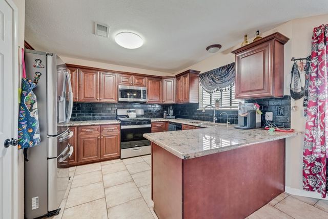 5701 Sea Breeze Lane, Fort Worth, TX 76135