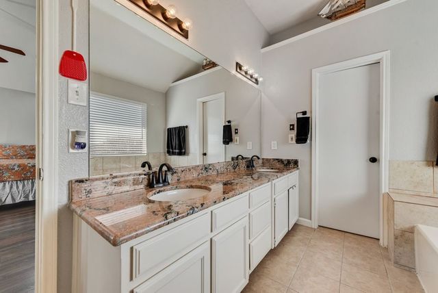 5701 Sea Breeze Lane, Fort Worth, TX 76135