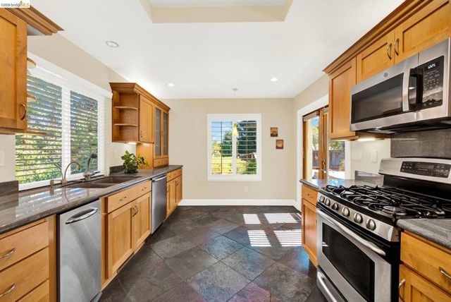 1637 N Clear Creek Place, Danville, CA 94526