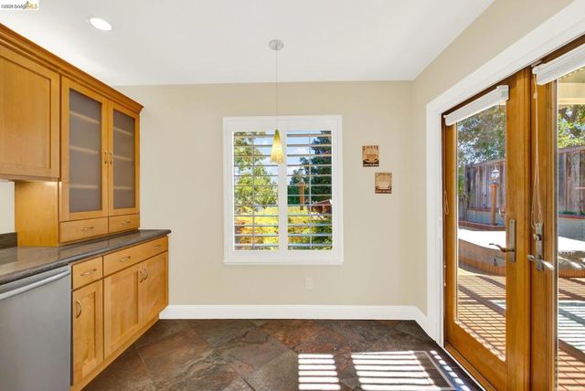 1637 N Clear Creek Place, Danville, CA 94526