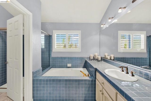 1637 N Clear Creek Place, Danville, CA 94526
