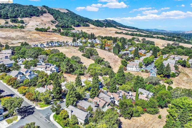 1637 N Clear Creek Place, Danville, CA 94526
