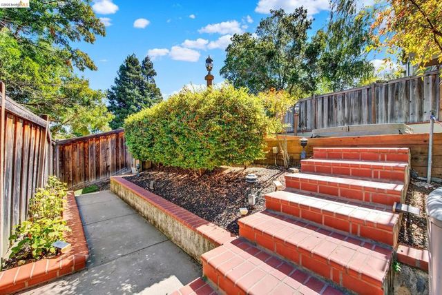 1637 N Clear Creek Place, Danville, CA 94526