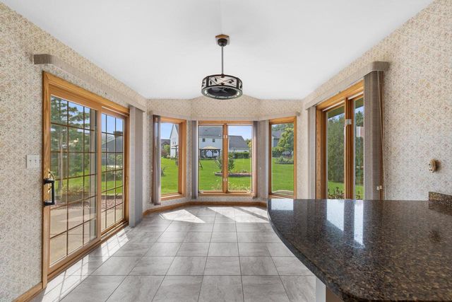 6871 S Dory DRIVE, Franklin, WI 53132