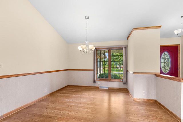 6871 S Dory DRIVE, Franklin, WI 53132