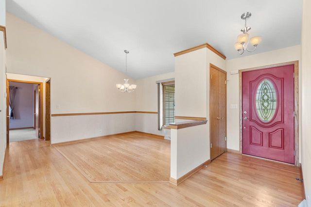 6871 S Dory DRIVE, Franklin, WI 53132