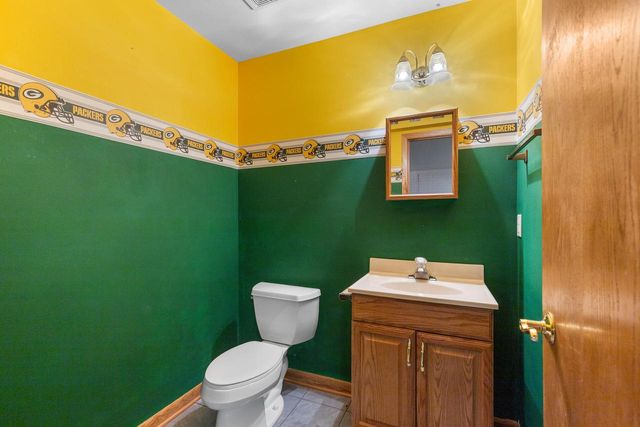6871 S Dory DRIVE, Franklin, WI 53132