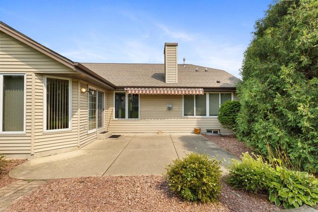 6871 S Dory DRIVE, Franklin, WI 53132