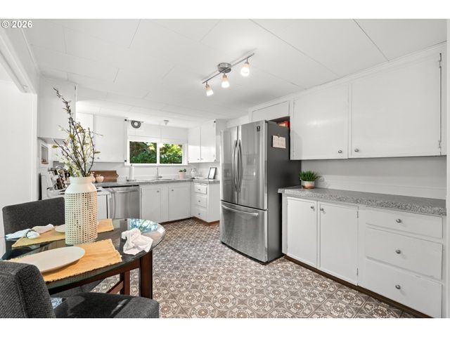 7738 Sw 31ST Ave, Portland, OR 97219