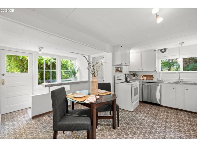 7738 Sw 31ST Ave, Portland, OR 97219