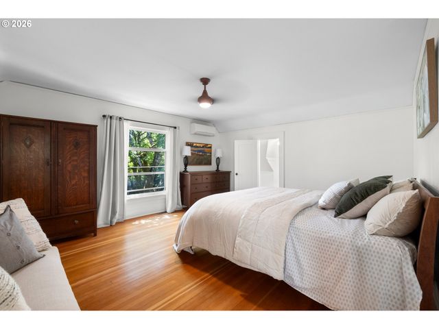 7738 Sw 31ST Ave, Portland, OR 97219