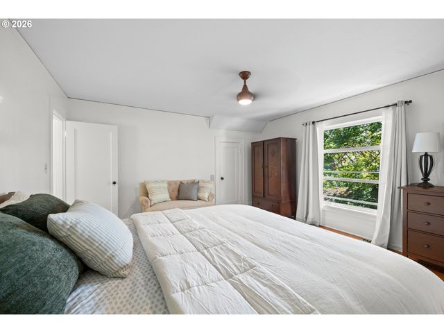 7738 Sw 31ST Ave, Portland, OR 97219