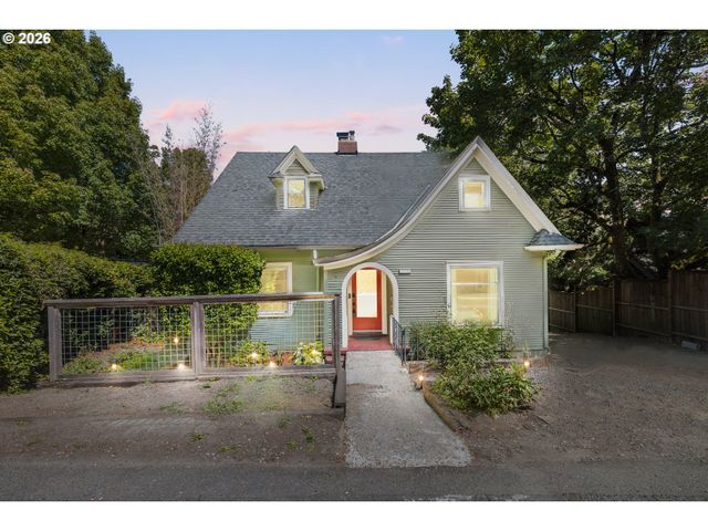 7738 Sw 31ST Ave, Portland, OR 97219