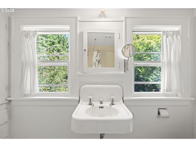 7738 Sw 31ST Ave, Portland, OR 97219